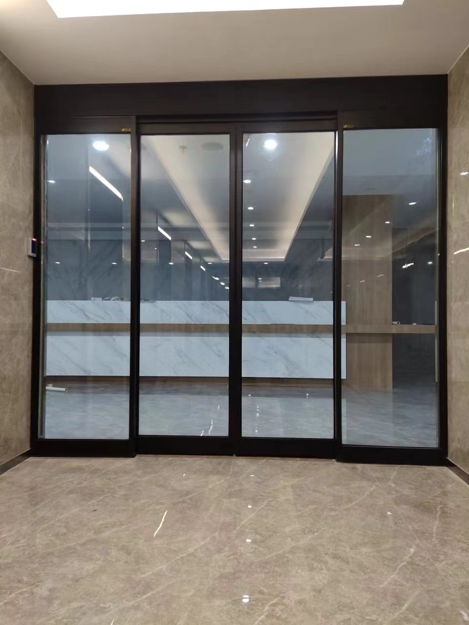 建邺区玻璃伸缩门
